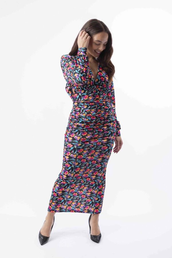 Low V-Cut Neckline Ruched Slinky Midi Bodycon Dress - Image 14