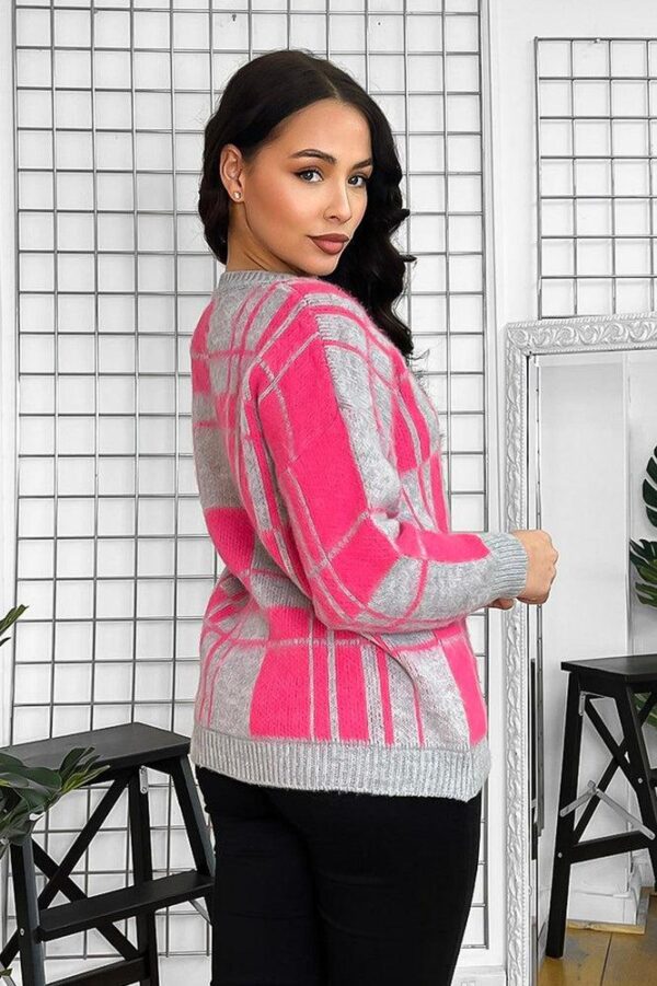 Window Plane Check Knitted V-Neck Pullover - Image 12